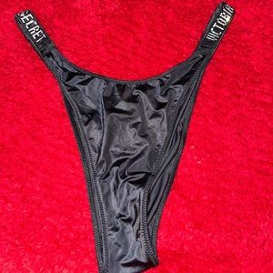 VS shine strap panty
